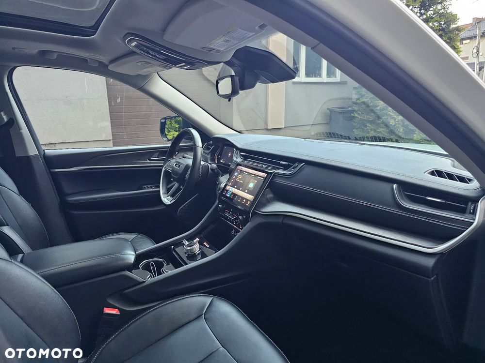 Jeep Grand Cherokee - 12