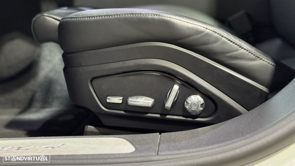 Porsche Panamera Sport Turismo 4 E-Hybrid - 22