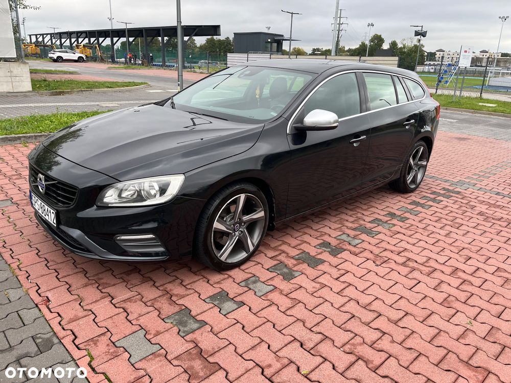 Volvo V60 D3 R-Design - 27