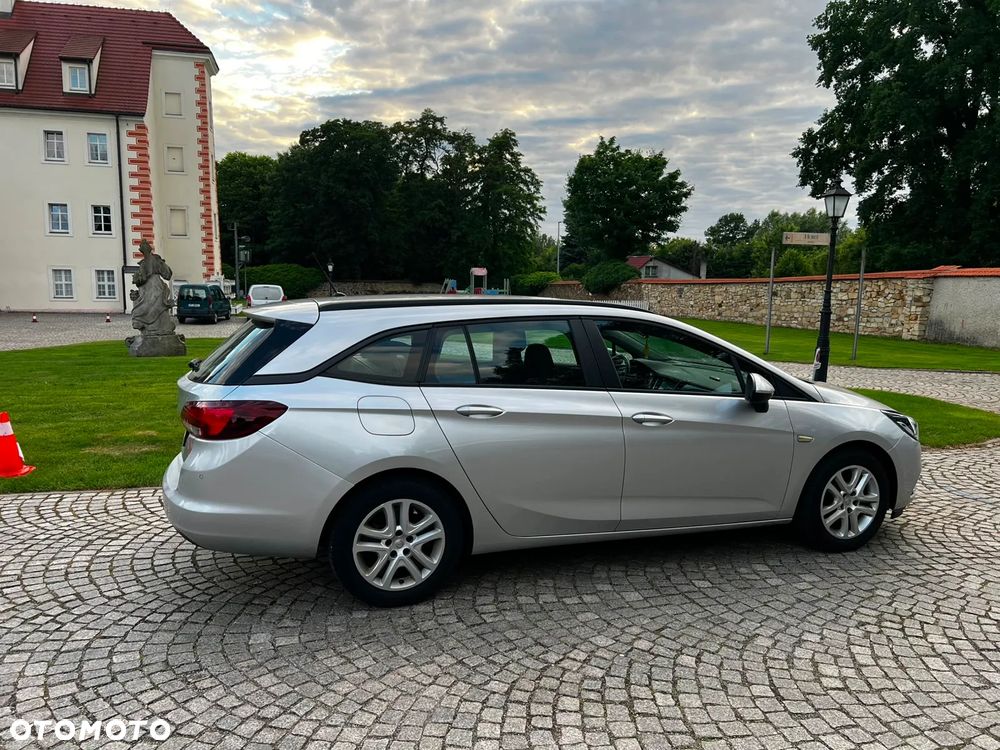 Opel Astra 1.6 CDTI Dynamic - 4