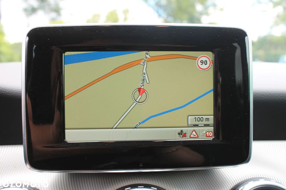 Mercedes-Benz GLA 200 (CDI) d 7G-DCT Urban - 10