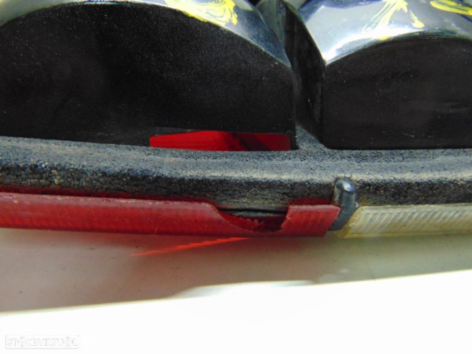 Volvo carrinha - farolim de trás - 5