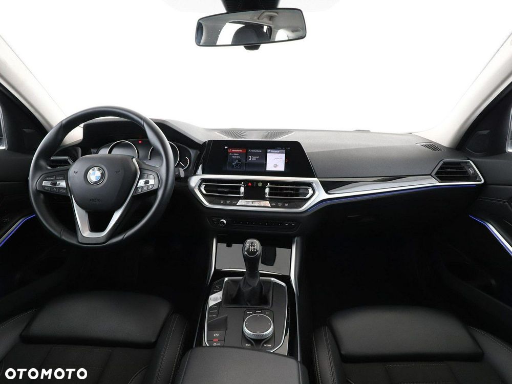 BMW Seria 3 318d Sport Line - 16