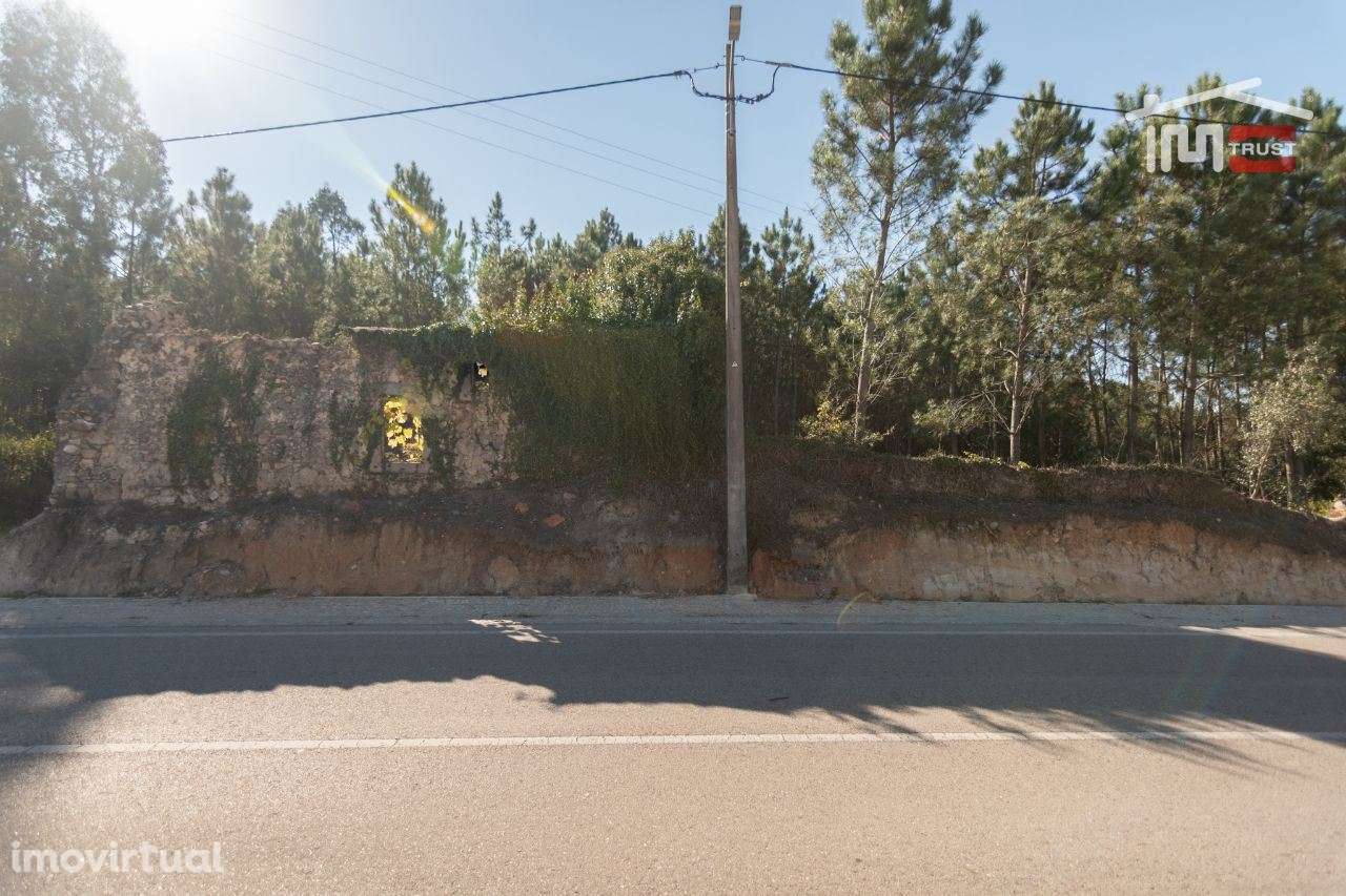 Terreno com possibilidade de construção - Grande imagem: 2/7