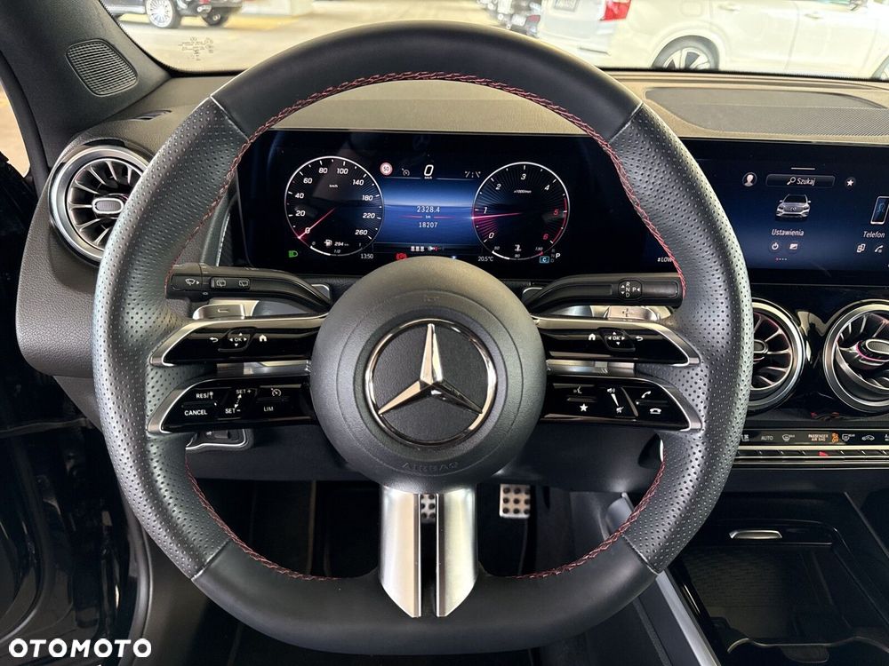 Mercedes-Benz GLB - 12