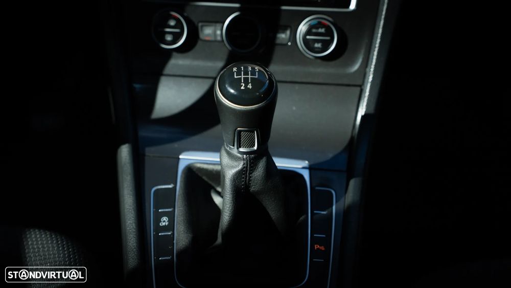 VW Golf Variant 1.6 TDi Confortline - 28