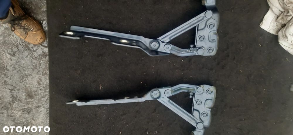 Opel Astra J hb Lakier z22a Drzwi prawy tył  Klapa tył   Deska Kokpit Poduszka deski i kierownicy Szyba Przód z sensorem _ czujnikiem Zawiasy przedniej  maski 20879202 lewy 20879203 prawy - 19