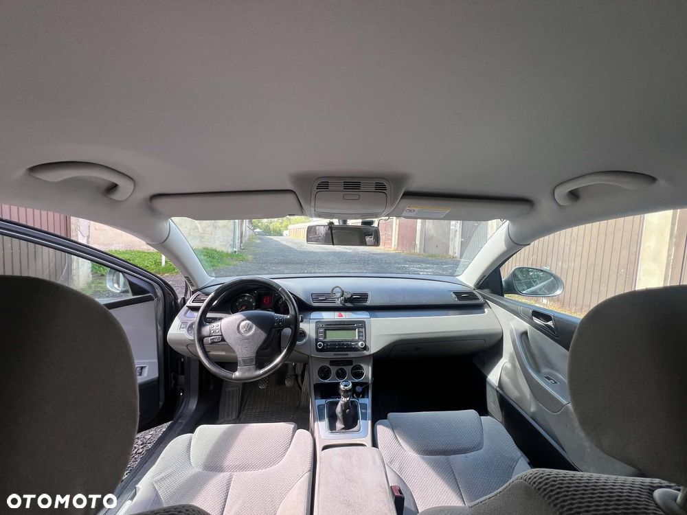 Volkswagen Passat 2.0 FSI Comfortline - 11