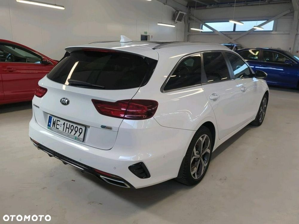 Kia Ceed - 4