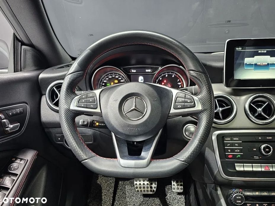 Mercedes-Benz CLA 220 4Matic 7G-DCT AMG Line - 14