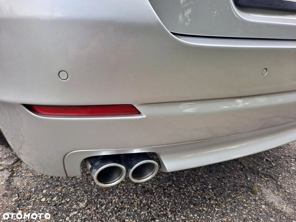 BMW Seria 5 530d xDrive Luxury Line - 32