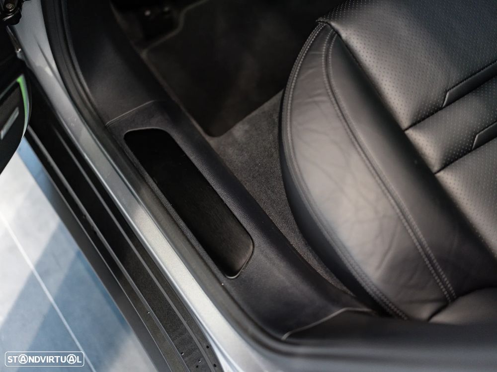 Porsche Panamera Sport Turismo 4 E-Hybrid Platinum Edition - 44