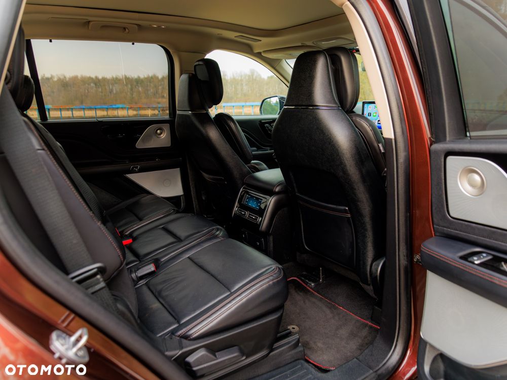 Lincoln Aviator - 24