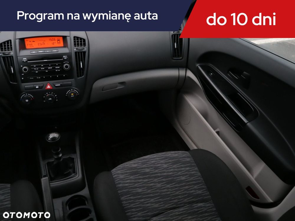 Kia Ceed - 10
