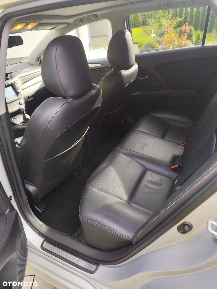 Toyota Avensis - 6