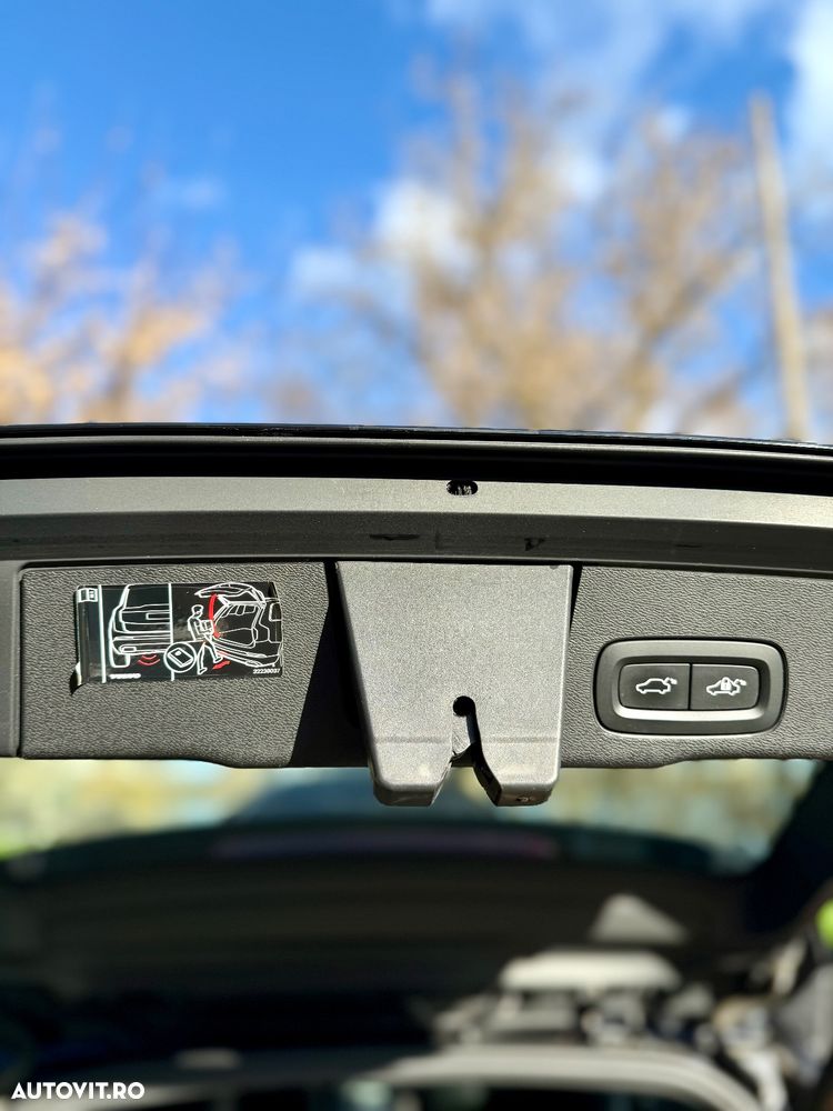 Volvo XC 60 D5 AWD Geartronic Inscription - 27