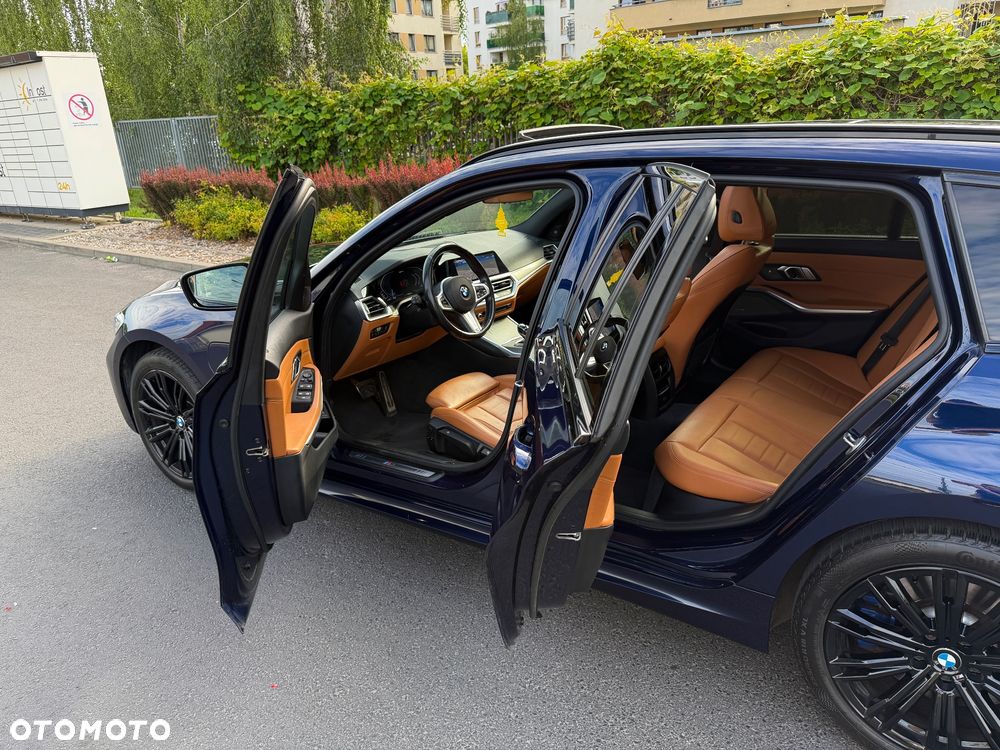 BMW Seria 3 330e M Sport - 24