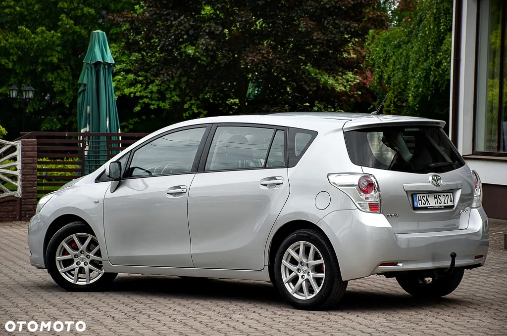 Toyota Verso 1.8 Premium 7os - 20