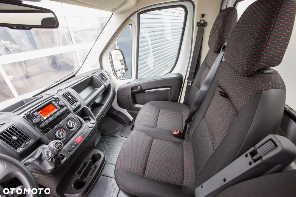 Peugeot Boxer 165KM 8ep KONTENER + WINDA dHollandia 750kg - 8