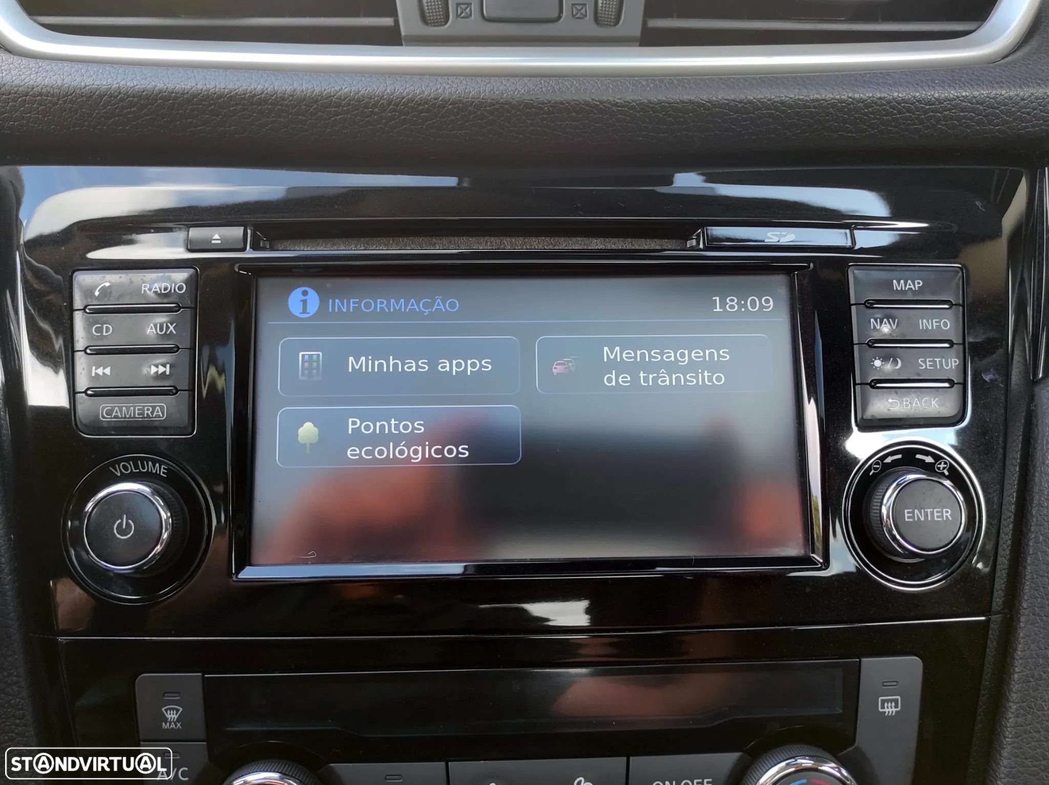 Nissan Qashqai 1.5 dCi N-Connecta 18 - 19