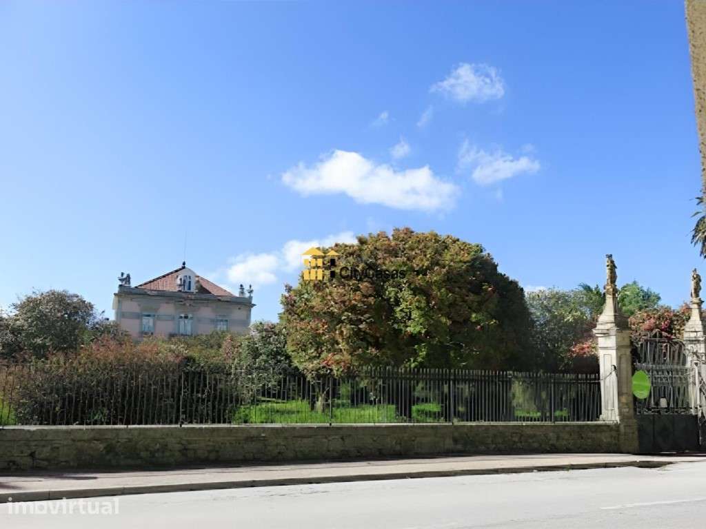 Casa Senhorial no Centro de Lamego - Grande imagem: 2/17