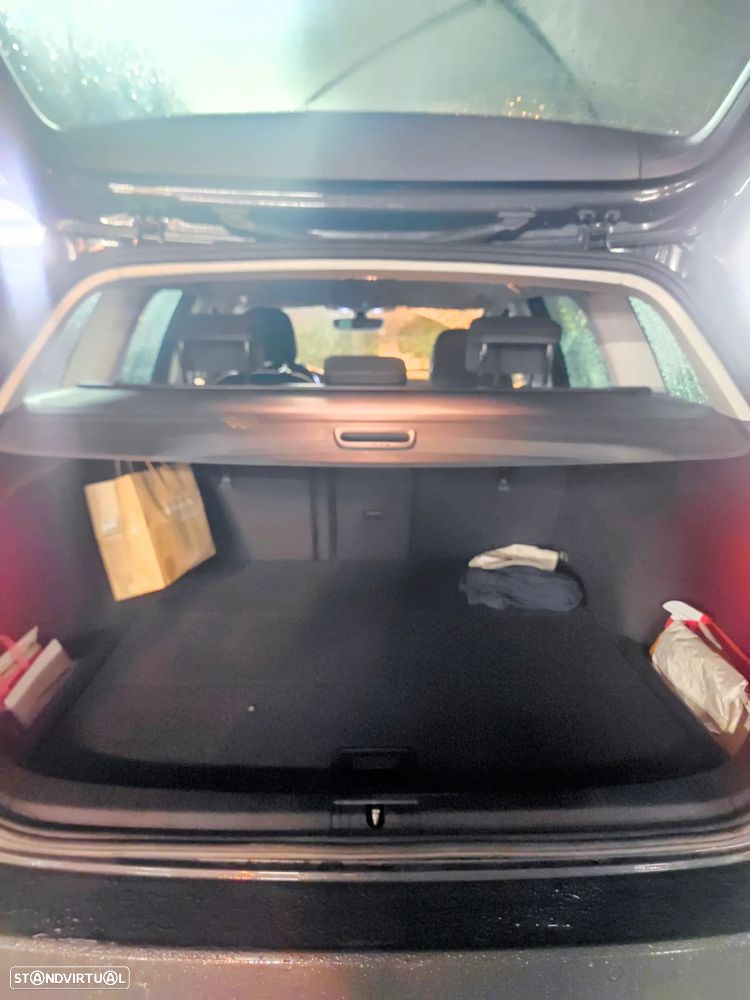 VW Golf Variant 1.6 TDi Highline DSG - 19