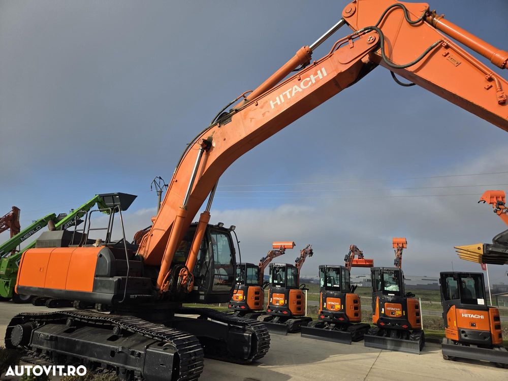 Hitachi ZX350-6, 2019, 12.535h, cupa NOUA 2,2mc, Masa operationala 36,3t, 3 pompe hidr HITACHI, ad sapare 8m, inst picon, lant 90% ok doar 293h mars, camera spate si laterale, AC, ridica 22 tone, posibilitate leasing 4 ani-STARE BUNA-PROMOTIE 83.900 EUR+Tva - 15