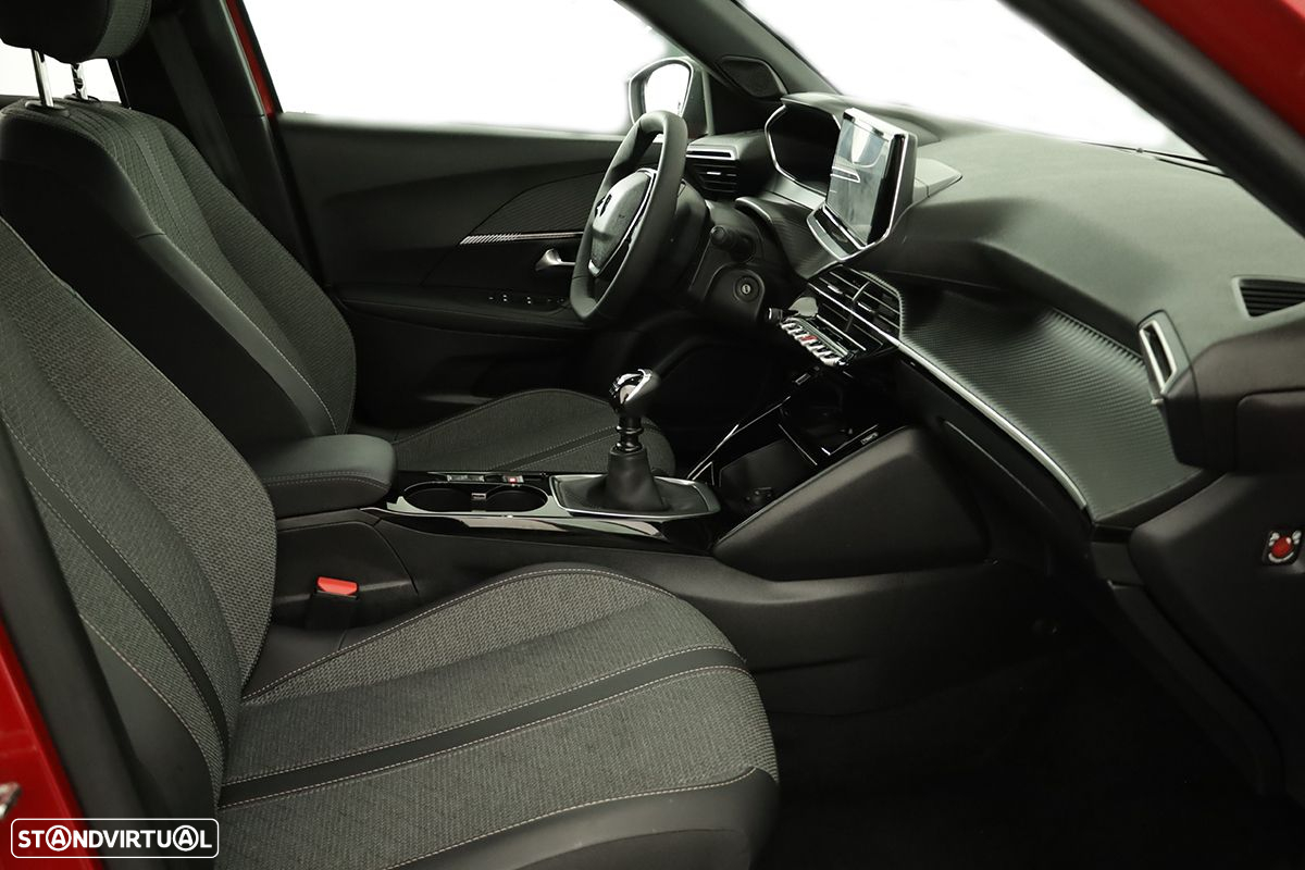 Peugeot 2008 1.2 PureTech Allure - 21