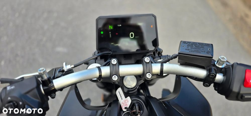 Yamaha MT - 24