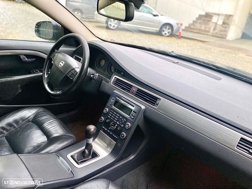 Volvo V70 2.0 D Momentum - 19