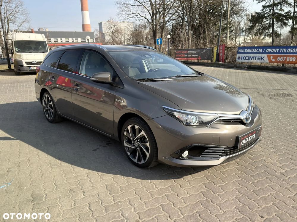 Toyota Auris 1.8 HSD Luna