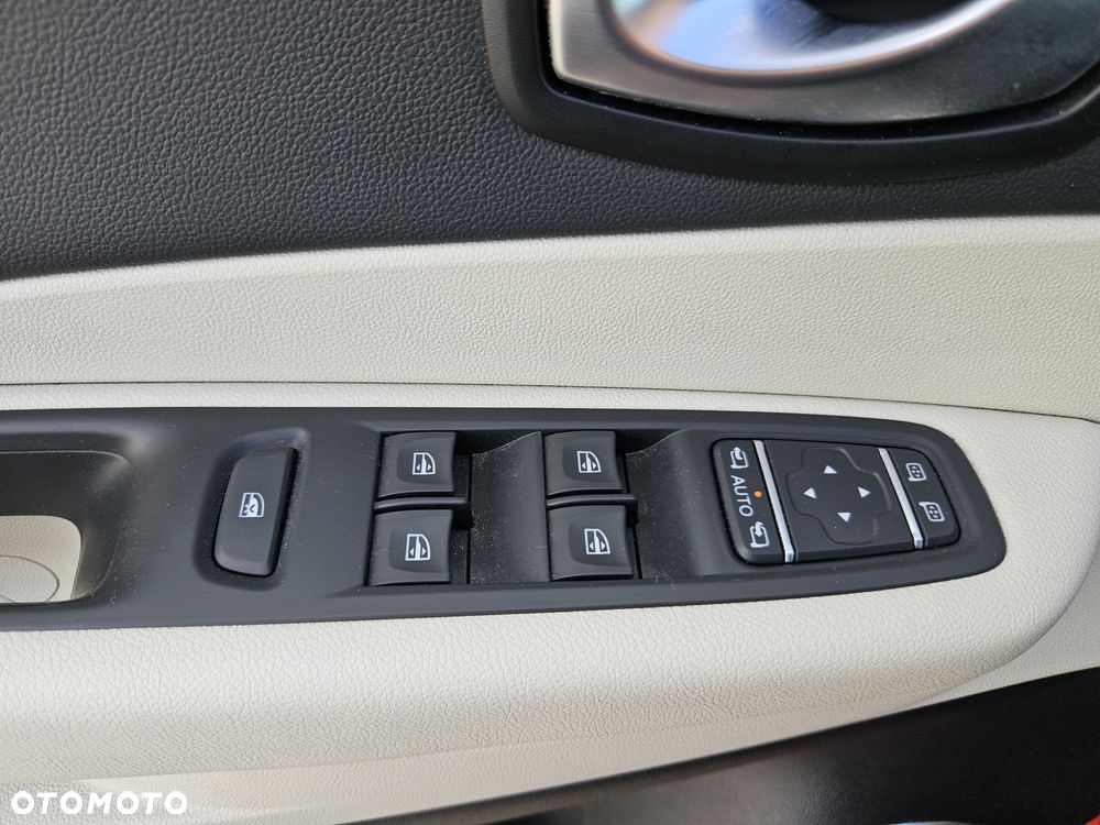 Renault Captur (ENERGY) TCe 90 BOSE EDITION - 24