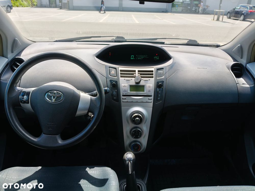Toyota Yaris 1.4 D-4D Luna A/C - 32