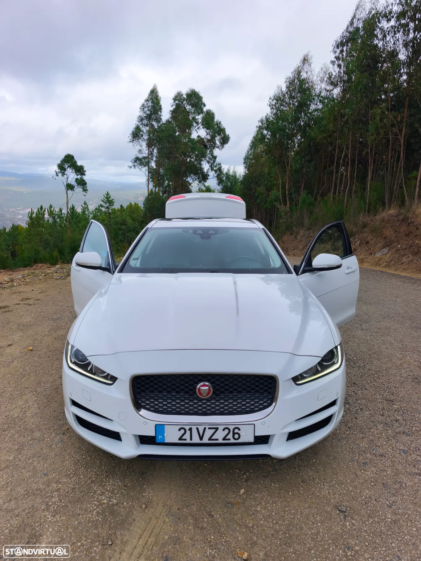 Jaguar XE 2.0 D S - 6