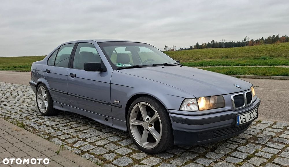 BMW E36 1997 photo 2