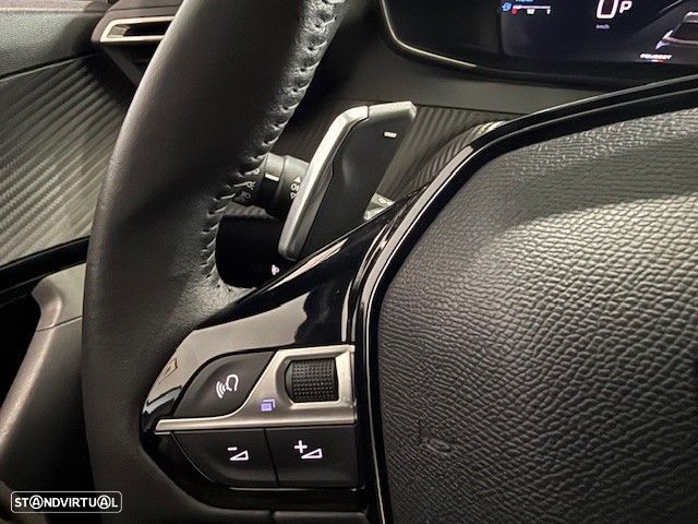 Peugeot 2008 1.2 Hybrid Allure e-DCS6 - 13