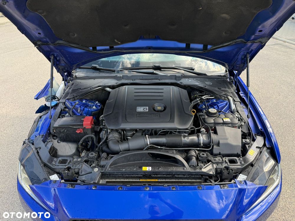 Jaguar XE 2.0 D AWD R-Sport - 16