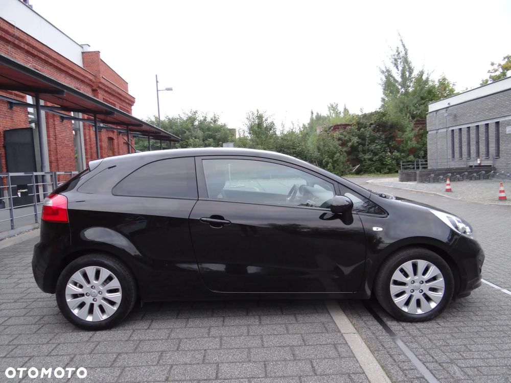Kia Rio 1.4 Dream Team Edition - 8