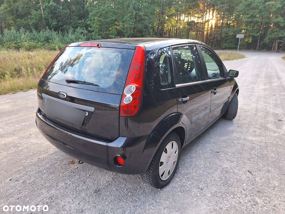 Ford Fiesta 1.4 Ambiente - 8