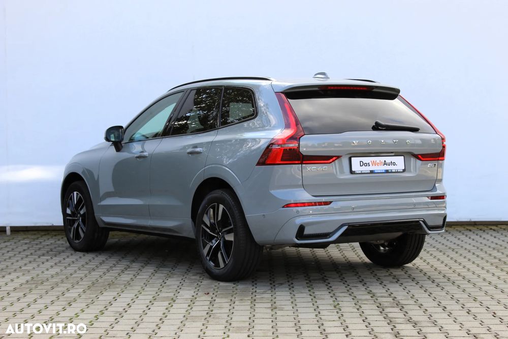 Volvo XC 60 B5 AT AWD MHEV Plus Dark - 8