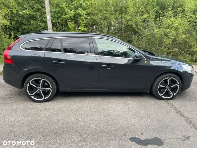 Volvo V60 D3 Geartronic RDesign - 11