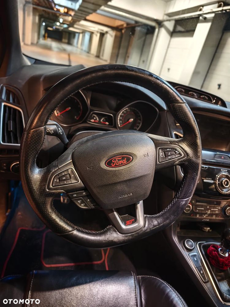 Ford Focus - 11