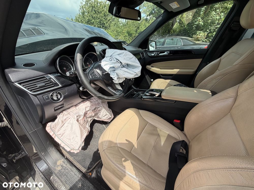Mercedes-Benz GLS - 13