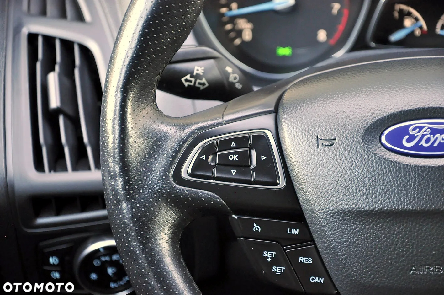 Ford Focus 1.0 EcoBoost ST-Line Style - 14