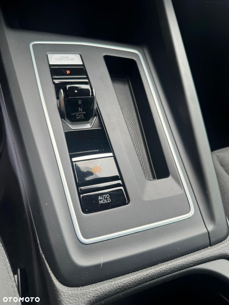 Volkswagen Golf - 22