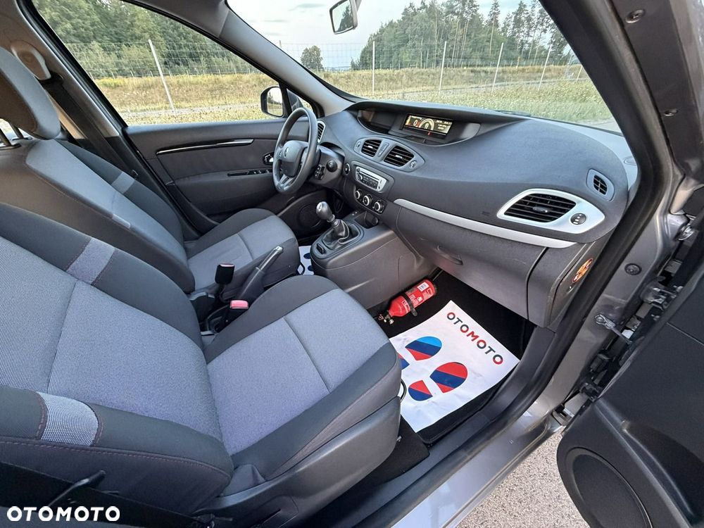 Renault Grand Scenic - 12