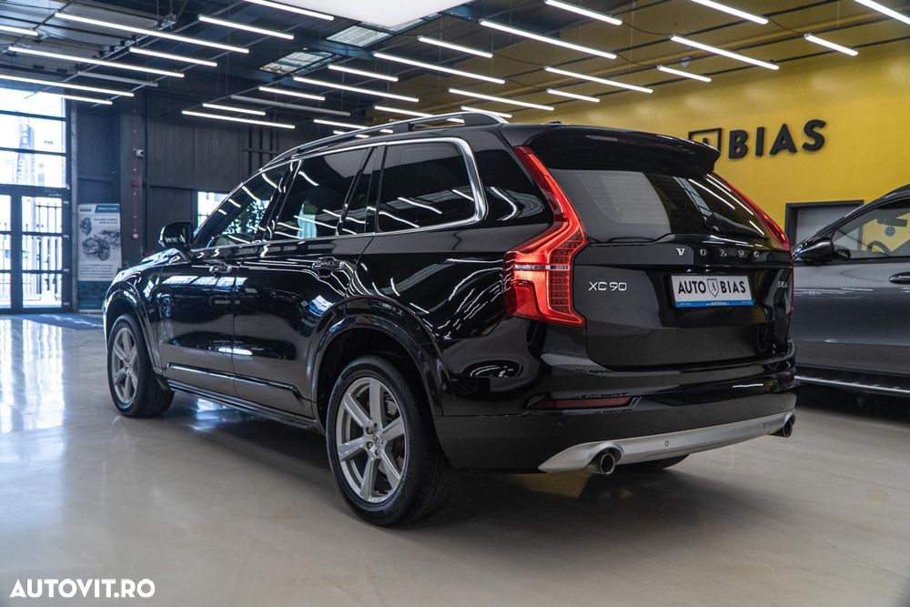 Volvo XC 90 D5 AWD Momentum - 8