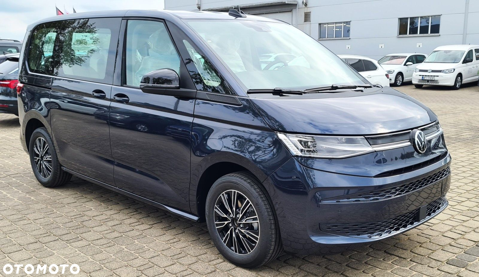 Volkswagen Multivan - 10