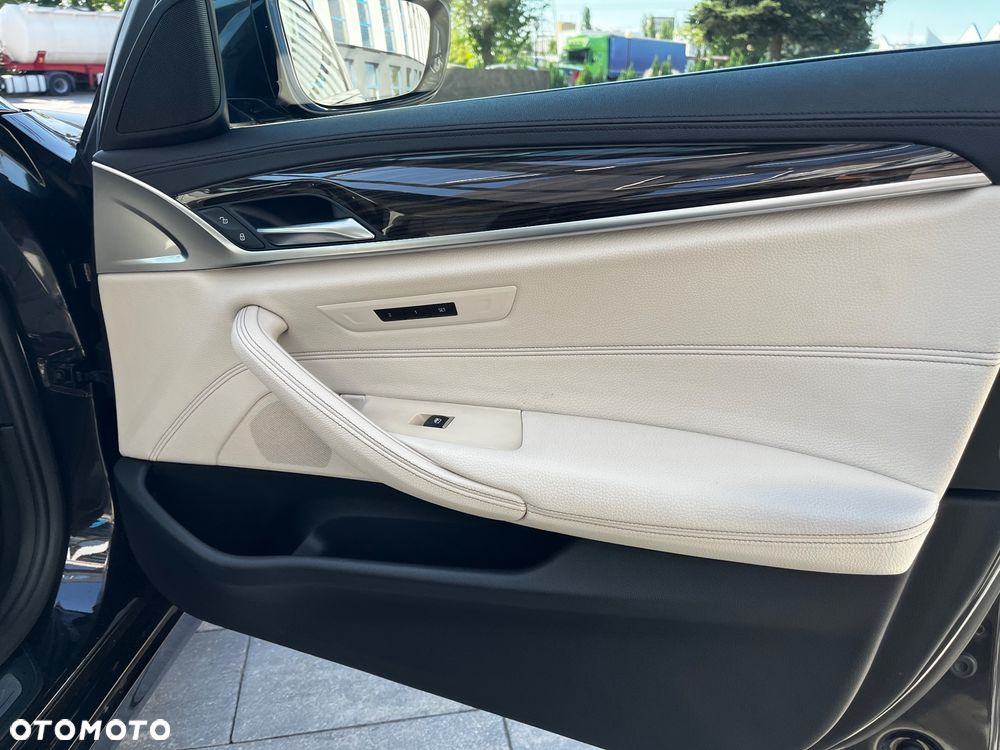 BMW Seria 5 - 34