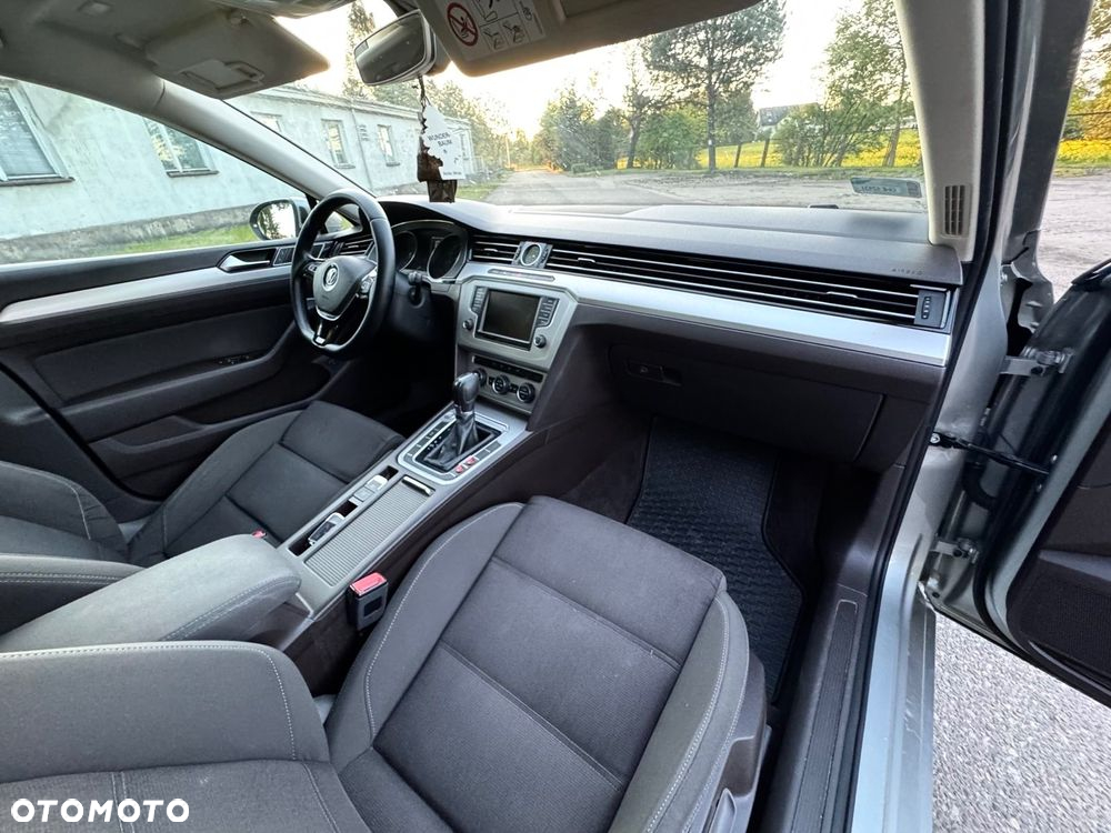 Volkswagen Passat - 6